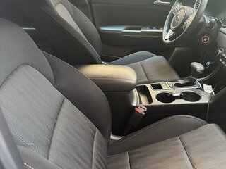 2018 Kia Sportage IV Рестайлинг, серебристый, 2400000 рублей, вид 3