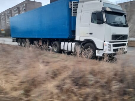 2006 Volvo FH, белый, 4500000 рублей, вид 1