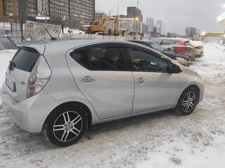 2013 Toyota Aqua I, серый, 960000 рублей, вид 2