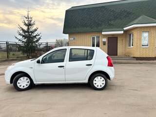 2013 Renault Sandero I, белый, 565000 рублей, вид 2