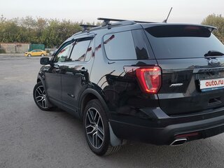 2017 Ford Explorer V Рестайлинг, чёрный, 2699999 рублей, вид 5