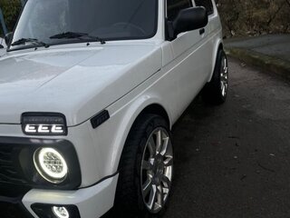 2013 Lada (ВАЗ) 2121 (4x4) I Рестайлинг, белый, 600000 рублей, вид 1