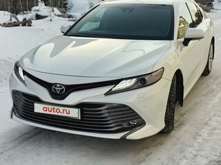 2019 Toyota Camry VIII (XV70), белый, 3095000 рублей, вид 1