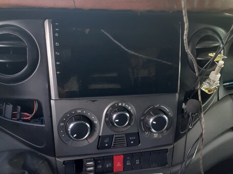2013 Iveco Daily, бежевый, 2100000 рублей, вид 2
