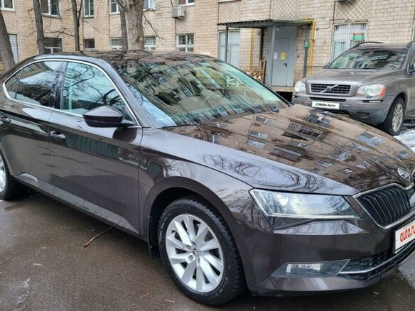 2018 Skoda Superb III, коричневый
