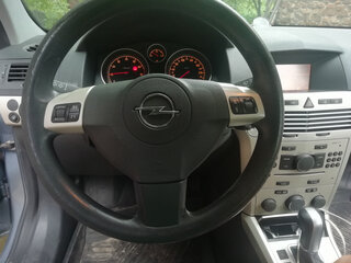 2008 Opel Astra H Рестайлинг, серебристый, 590000 рублей, вид 3
