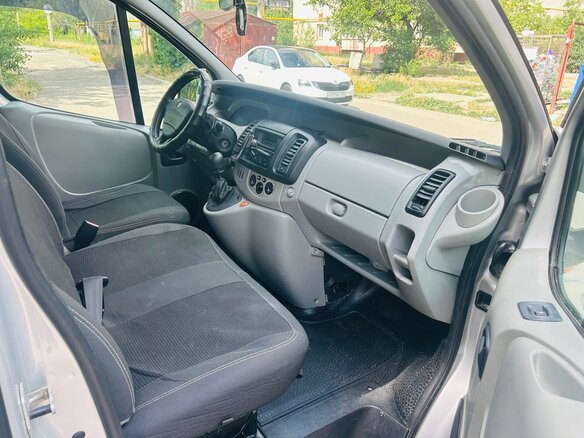2007 Renault Trafic II Рестайлинг, серебристый, 1450000 рублей - вид 10
