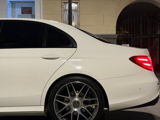 2017 Mercedes-Benz E-Класс 200 V (W213, S213, C238), белый, 4200000 рублей, вид 4