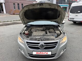 2010 Volkswagen Tiguan I, серебристый, 1050000 рублей, вид 4