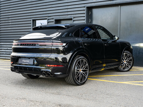 2026 Porsche Cayenne Coupé III Рестайлинг, чёрный, 19790000 рублей, вид 5