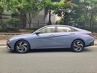 2023 Hyundai Avante VII Рестайлинг, фиолетовый, 1902000 рублей, вид 4