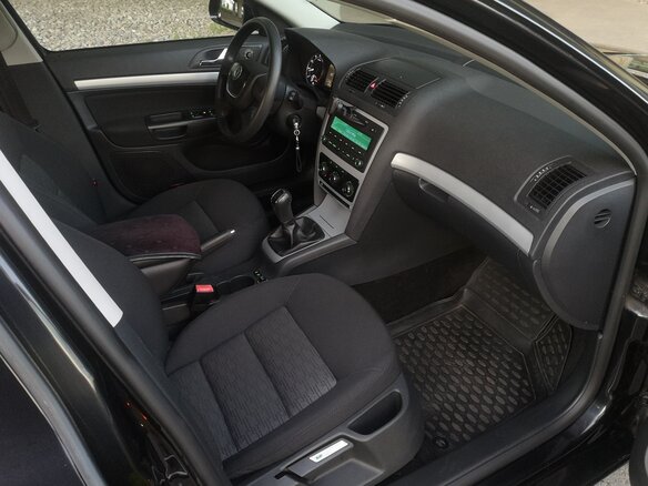 2011 Skoda Octavia II (A5) Рестайлинг, чёрный, 950000 рублей - вид 6