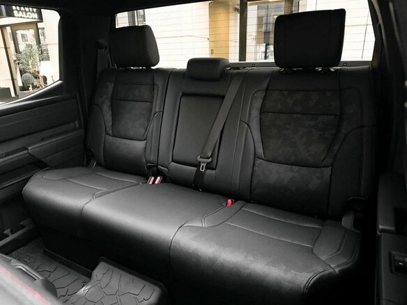 2026 Toyota Tundra Double Cab III, чёрный, 10900000 рублей - вид 7