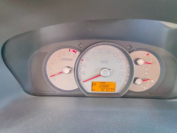 2007 Kia Carens II (UN), серебристый, 1100000 рублей - вид 8