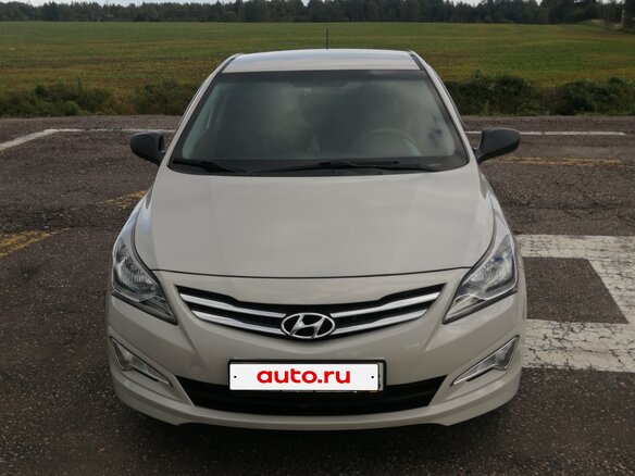 2015 Hyundai Solaris I Рестайлинг, бежевый, 920000 рублей - вид 2