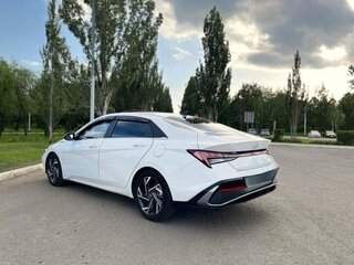 2022 Hyundai Elantra VII (CN7), белый, 1648000 рублей, вид 4