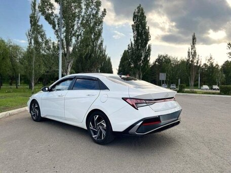2022 Hyundai Elantra VII (CN7), белый, 1648000 рублей, вид 4