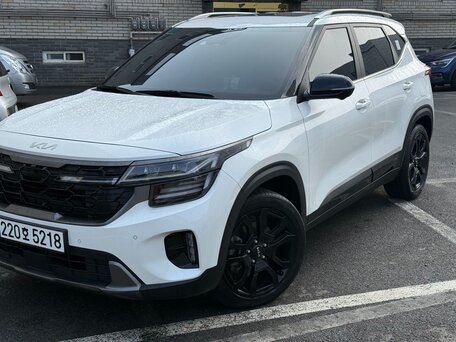 2023 Kia Seltos I Рестайлинг, белый, 2110000 рублей, вид 1
