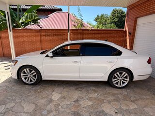 2018 Volkswagen Passat (North America and China) I Рестайлинг, белый, 2000000 рублей, вид 4
