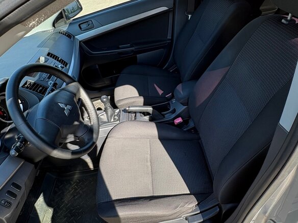 2007 Mitsubishi Lancer X, серебристый - вид 13