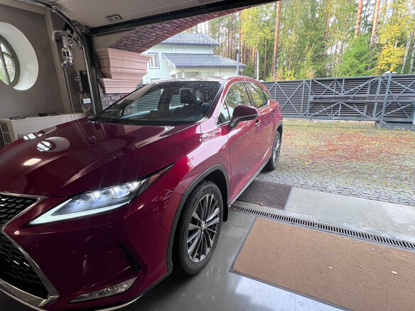 2019 Lexus RX 300 IV Рестайлинг, красный, 4330000 рублей