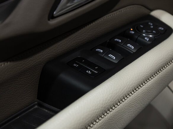 2022 GMC Yukon V, чёрный, 7050103 рублей - вид 32