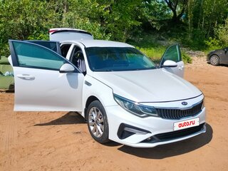 2019 Kia Optima IV Рестайлинг, белый, 1195000 рублей, вид 3