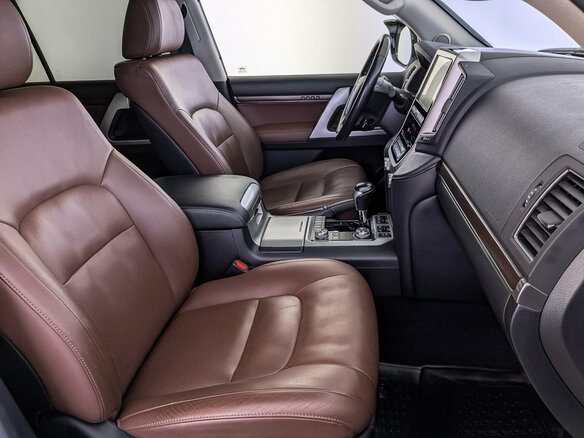 2016 Toyota Land Cruiser 200 Series Рестайлинг 2, белый - вид 24