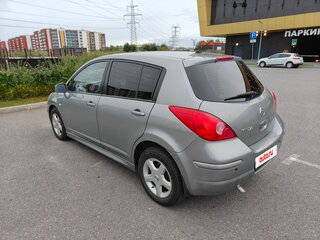 2010 Nissan Tiida I Рестайлинг, серый, 600000 рублей, вид 5