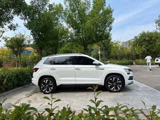 2023 Skoda Karoq DSG7 I, белый, 1970124 рублей, вид 3