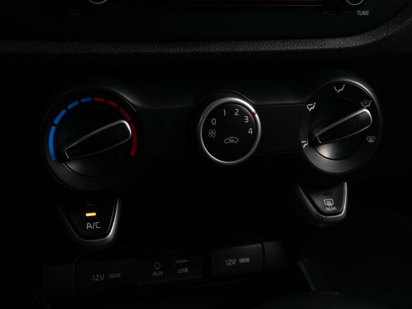 2018 Kia Rio X-Line IV, белый - вид 11
