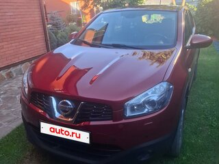 2013 Nissan Qashqai I Рестайлинг, красный, 990000 рублей, вид 2