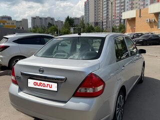 2009 Nissan Tiida Latio I, серебристый, 700000 рублей, вид 3