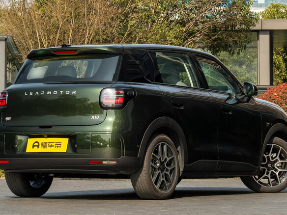 2026 Leapmotor A10 53 kWh, зелёный, 2245000 рублей - вид 3