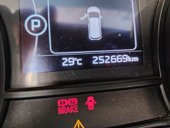 2016 Kia Carnival III, белый, 1900000 рублей - вид 6