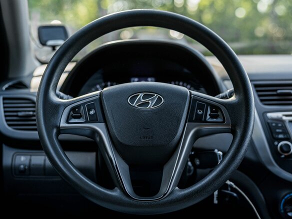 2015 Hyundai Solaris I Рестайлинг, белый - вид 5