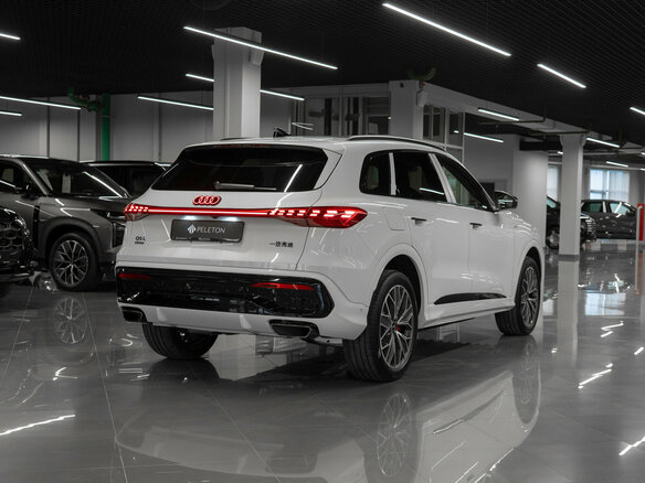 2025 Audi Q5 L III (GU), белый - вид 3