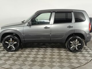 2018 Chevrolet Niva I Рестайлинг, серый, 840000 рублей, вид 4