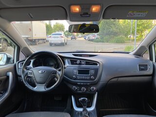2018 Kia Ceed II Рестайлинг, белый, 1600000 рублей, вид 4