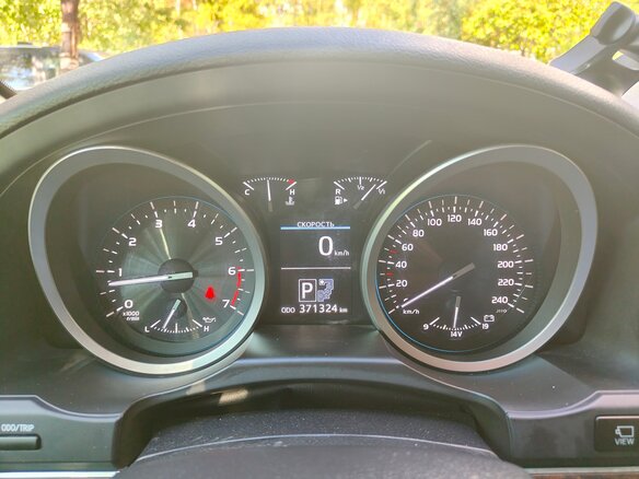 2013 Toyota Land Cruiser 200 Series Рестайлинг 1, чёрный, 3900000 рублей - вид 16
