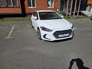 2017 Hyundai Elantra VI (AD), белый, 1650000 рублей, вид 2
