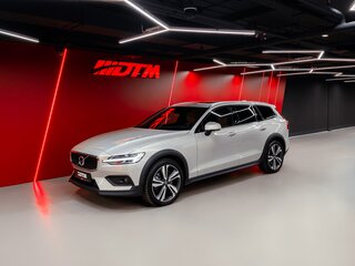 Volvo V60 Cross Country II