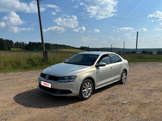 2014 Volkswagen Jetta VI Рестайлинг, серебристый, 580000 рублей, вид 1