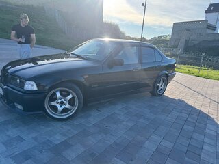 1993 BMW 3 серии 318i III (E36), чёрный, 600000 рублей, вид 4
