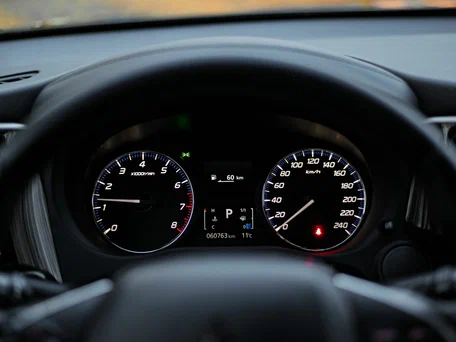 2021 Mitsubishi Outlander III Рестайлинг 3, серый, 2420000 рублей, вид 5