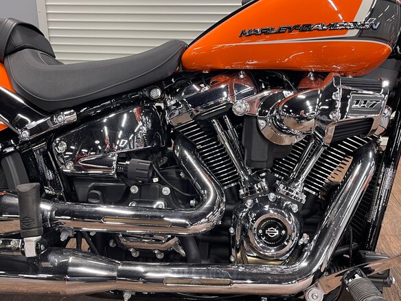 2023 Harley-Davidson Breakout, оранжевый, 2190000 рублей - вид 12