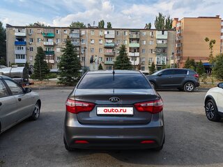 2013 Kia Rio III, серый, 685000 рублей, вид 4