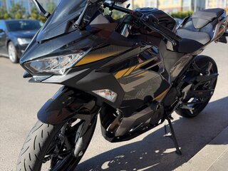 2022 Kawasaki Ninja 400, чёрный, 600000 рублей, вид 3