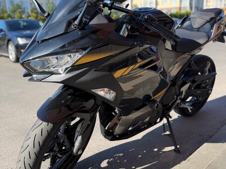 2022 Kawasaki Ninja 400, чёрный, 600000 рублей, вид 3