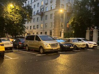 2010 Hyundai H-1 II, бежевый, 1650000 рублей, вид 3